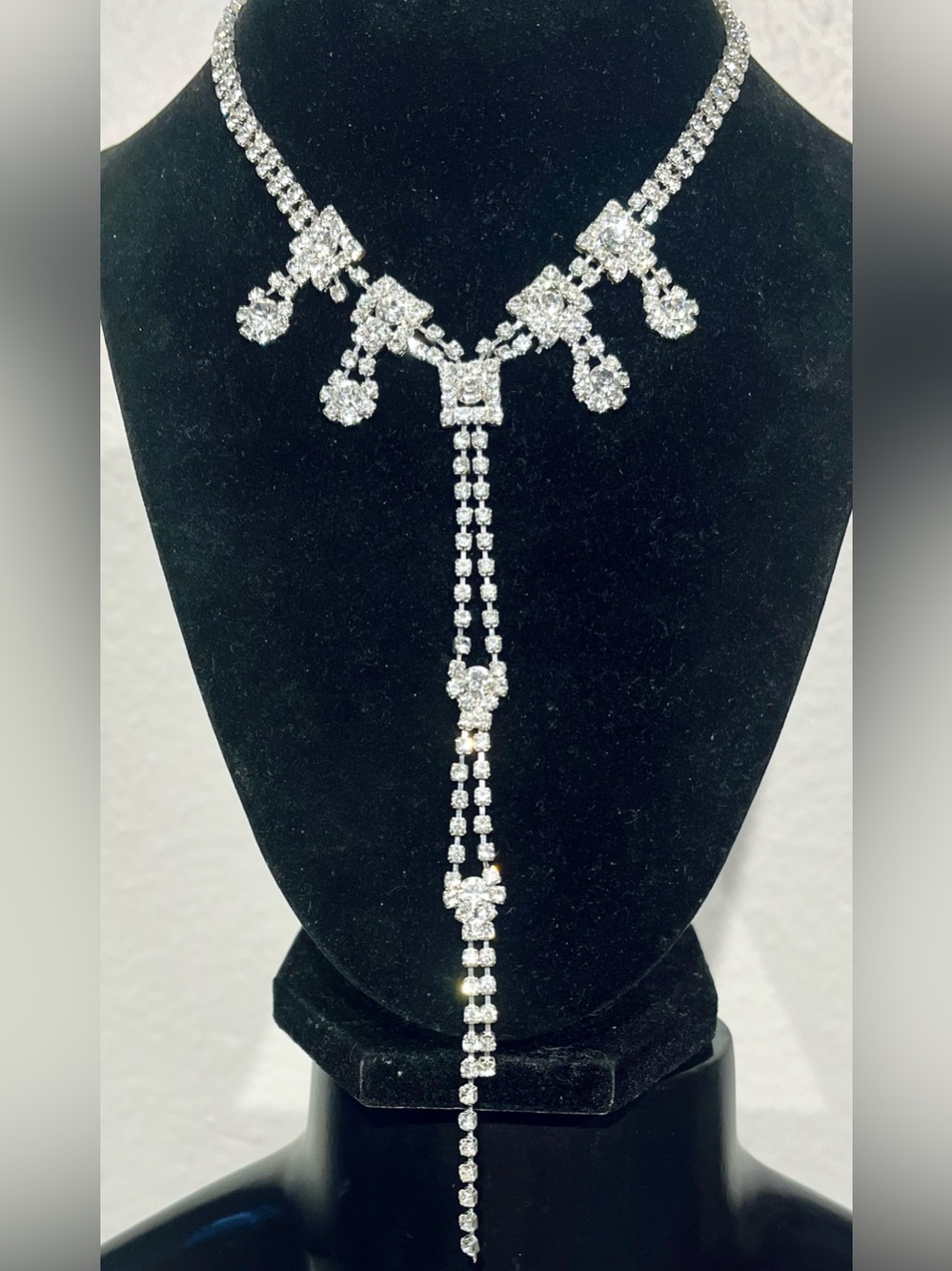 Vintage Silver Rhinestone Y-Shape Drop Necklace